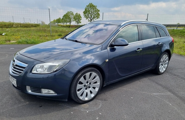 Opel Insignia cena 23900 przebieg: 240000, rok produkcji 2009 z Gniezno małe 232